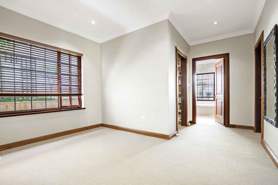 5 Bedroom Property for Sale in Fourways Gardens Gauteng