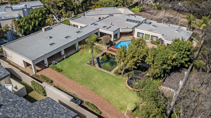 5 Bedroom Property for Sale in Fourways Gardens Gauteng