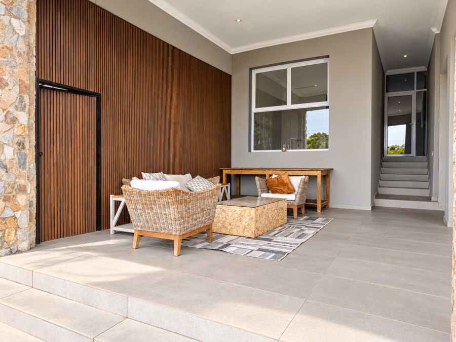 5 Bedroom Property for Sale in Helderfontein Estate Gauteng