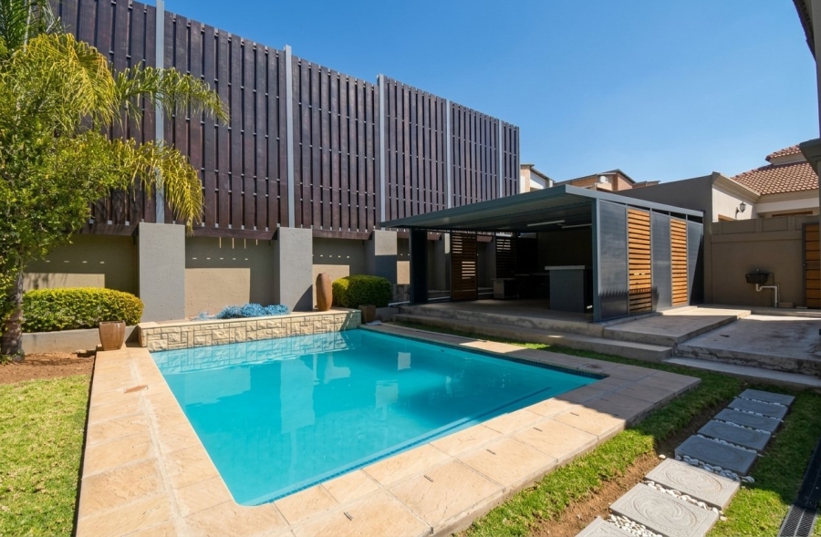 6 Bedroom Property for Sale in Noordhang Gauteng