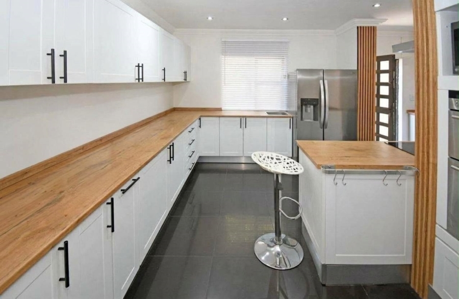 6 Bedroom Property for Sale in Noordhang Gauteng