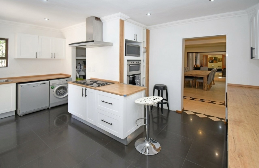 6 Bedroom Property for Sale in Noordhang Gauteng