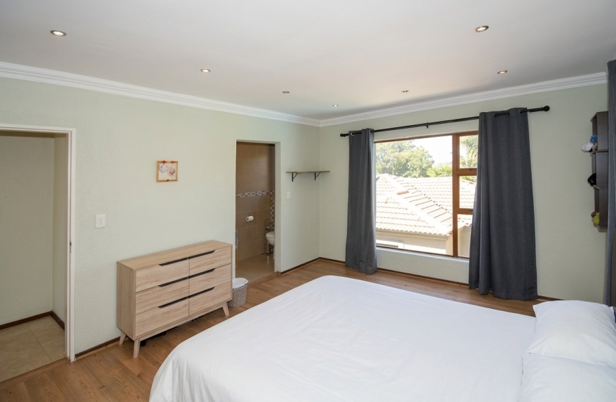 6 Bedroom Property for Sale in Noordhang Gauteng