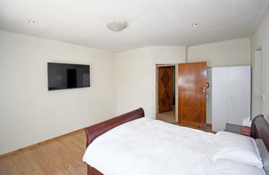6 Bedroom Property for Sale in Noordhang Gauteng