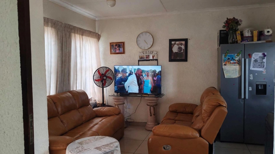 2 Bedroom Property for Sale in Lenasia South Gauteng