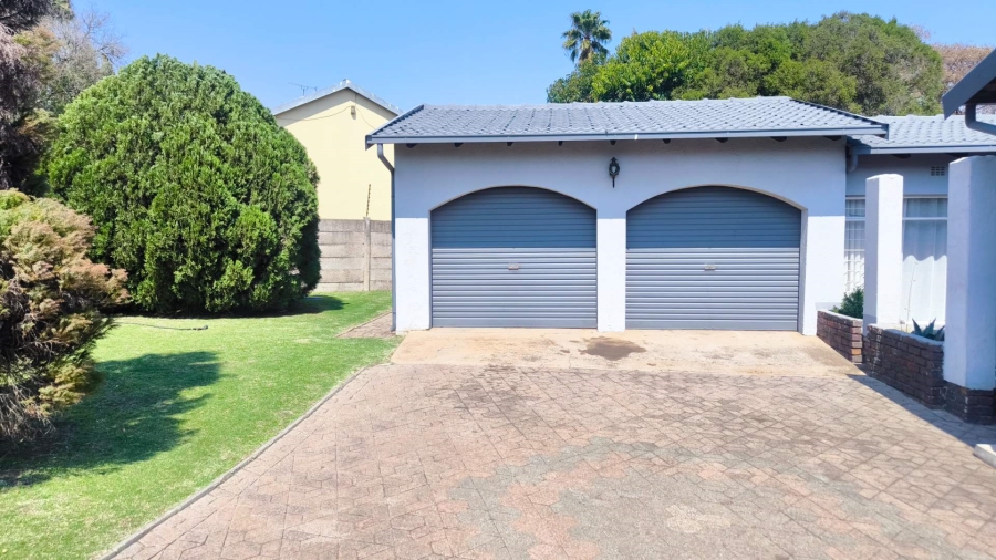 3 Bedroom Property for Sale in Brackenhurst Gauteng