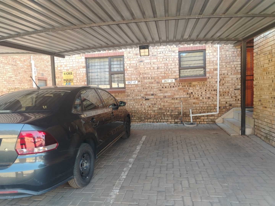 2 Bedroom Property for Sale in Goedeburg Gauteng
