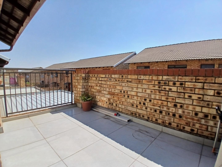 2 Bedroom Property for Sale in Goedeburg Gauteng