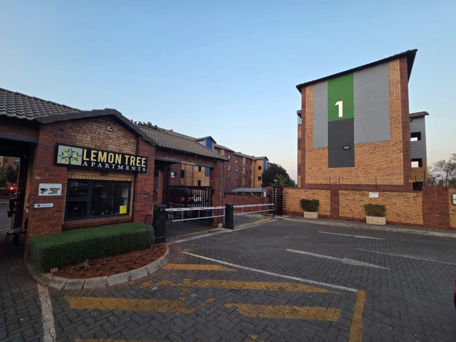 2 Bedroom Property for Sale in La Montagne Gauteng