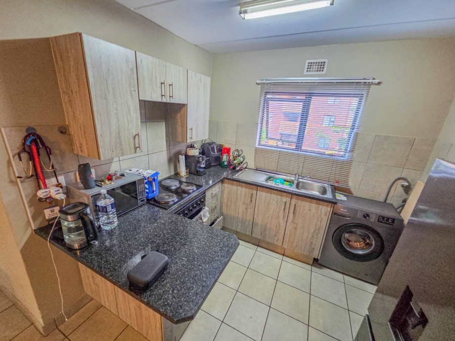 2 Bedroom Property for Sale in La Montagne Gauteng