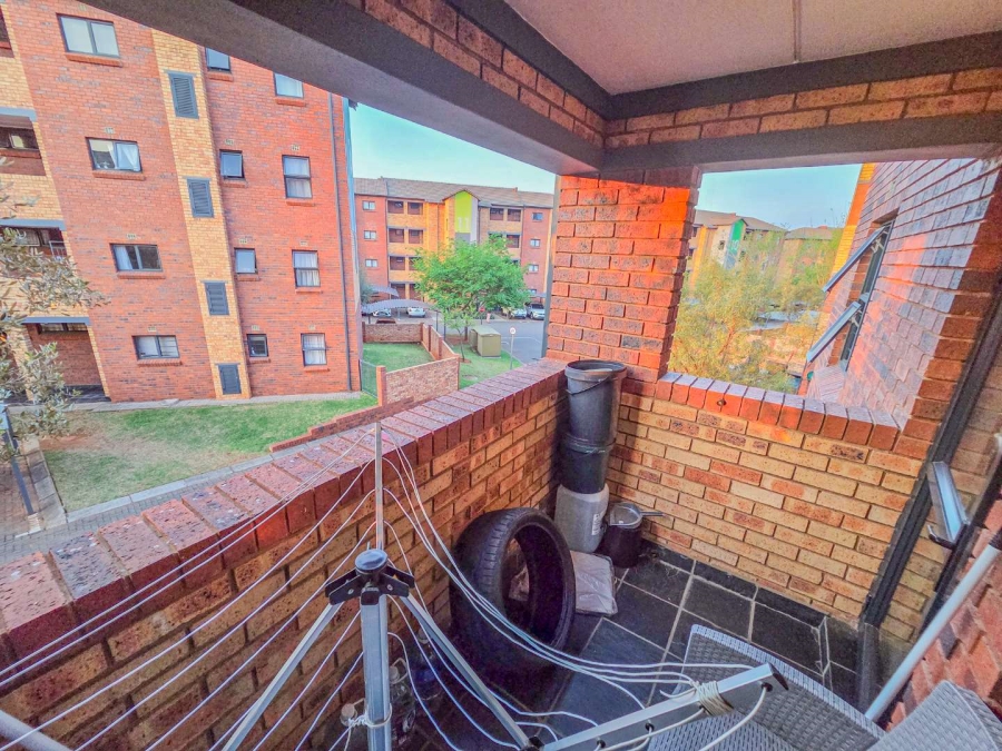 2 Bedroom Property for Sale in La Montagne Gauteng