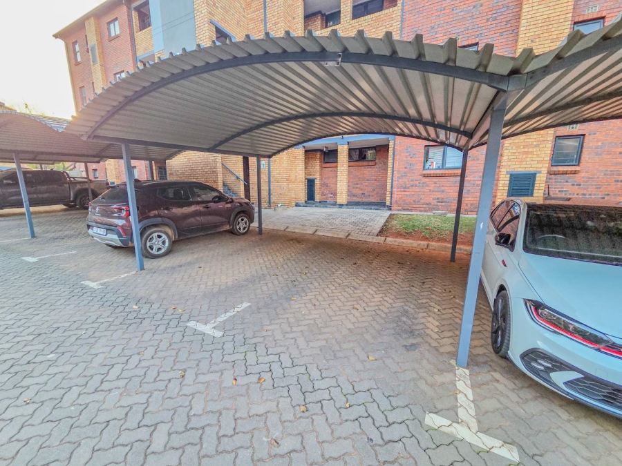 2 Bedroom Property for Sale in La Montagne Gauteng