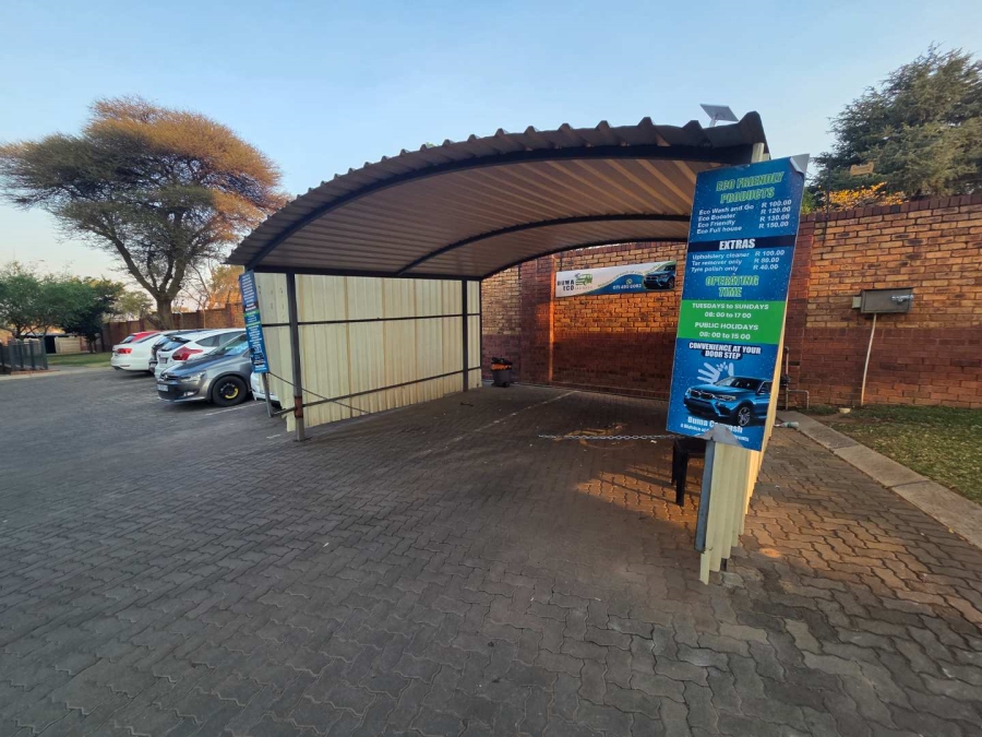 2 Bedroom Property for Sale in La Montagne Gauteng
