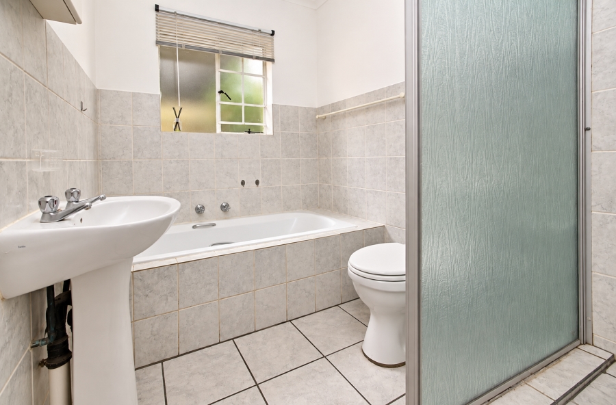 2 Bedroom Property for Sale in Wilgeheuwel Gauteng