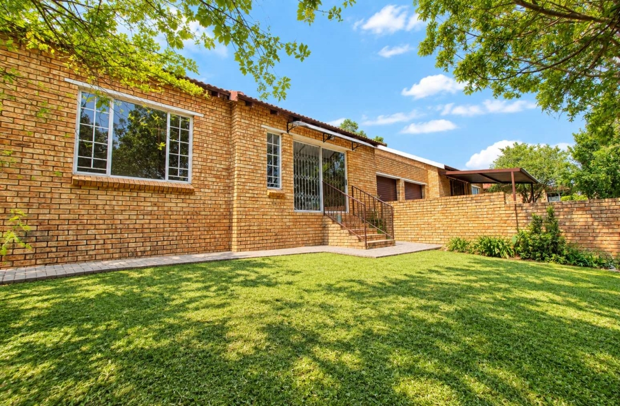 2 Bedroom Property for Sale in Wilgeheuwel Gauteng