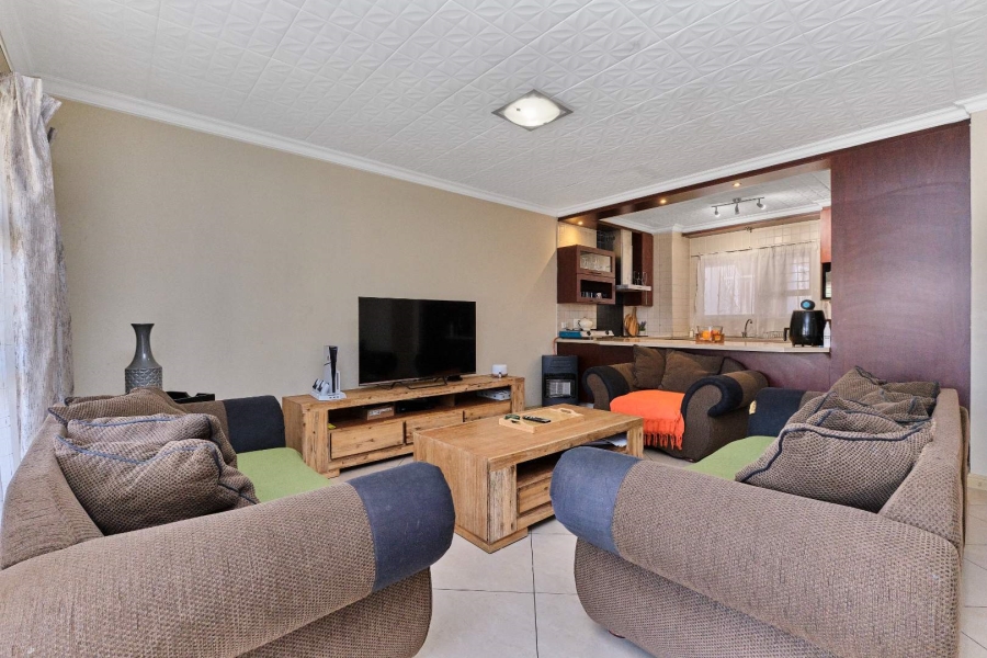 3 Bedroom Property for Sale in Little Falls Gauteng