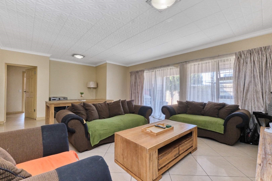 3 Bedroom Property for Sale in Little Falls Gauteng