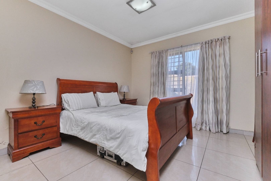 3 Bedroom Property for Sale in Little Falls Gauteng