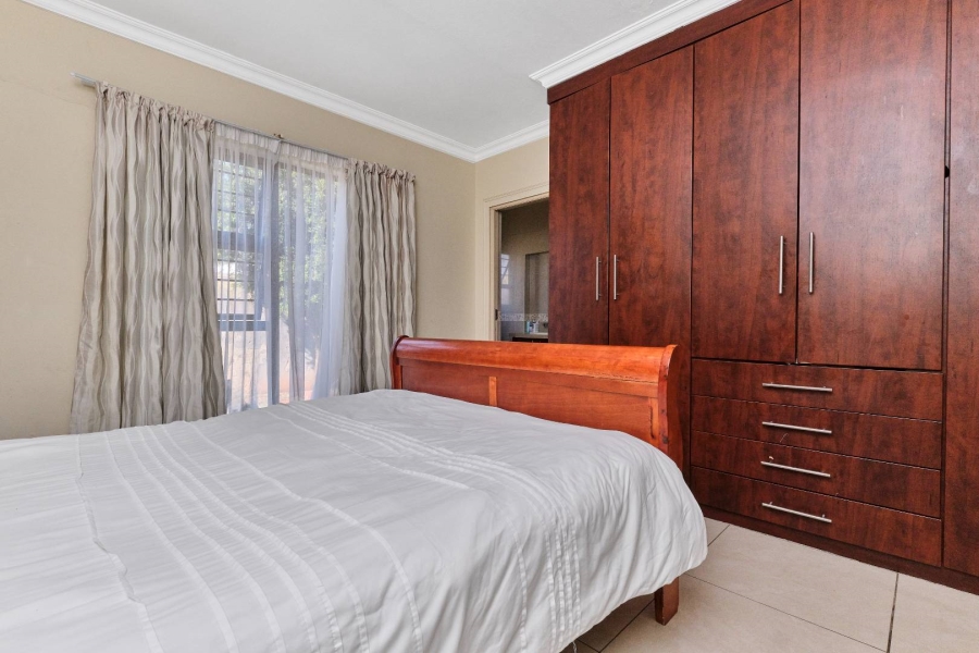 3 Bedroom Property for Sale in Little Falls Gauteng