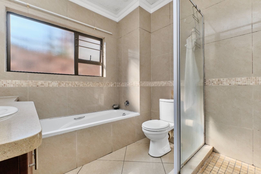 3 Bedroom Property for Sale in Little Falls Gauteng