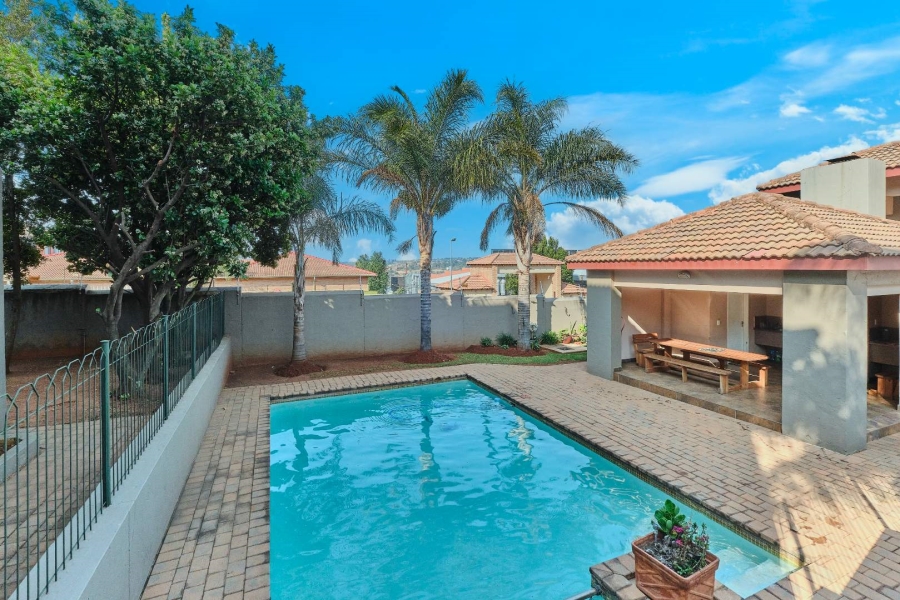 3 Bedroom Property for Sale in Little Falls Gauteng