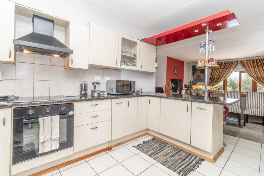 2 Bedroom Property for Sale in Noordhang Gauteng