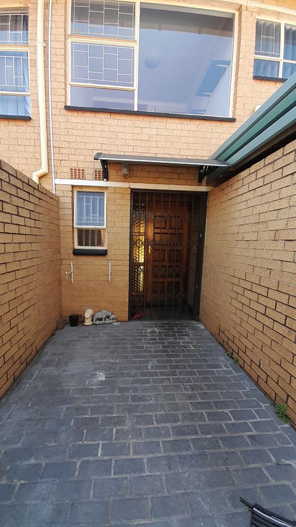 To Let 3 Bedroom Property for Rent in Birchleigh North Gauteng