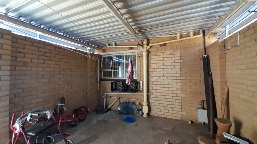To Let 3 Bedroom Property for Rent in Birchleigh North Gauteng