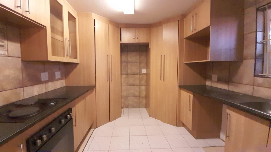 To Let 3 Bedroom Property for Rent in Birchleigh North Gauteng