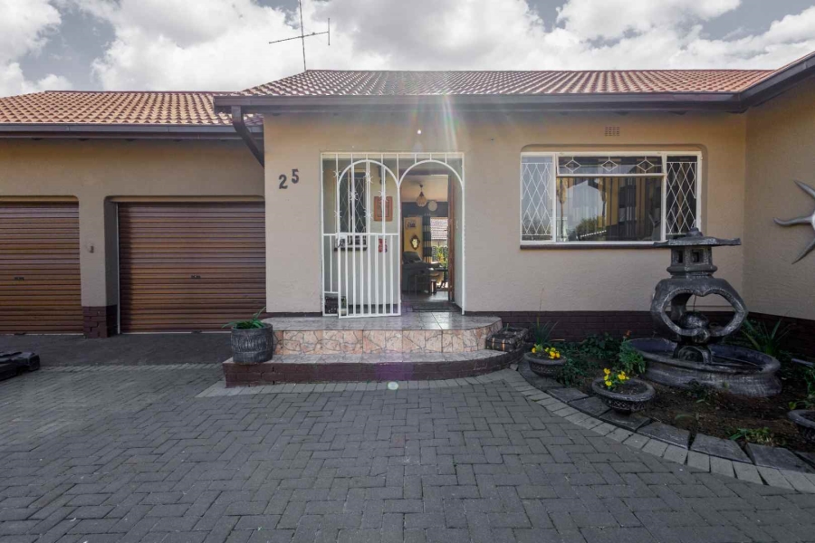 3 Bedroom Property for Sale in Brackenhurst Gauteng