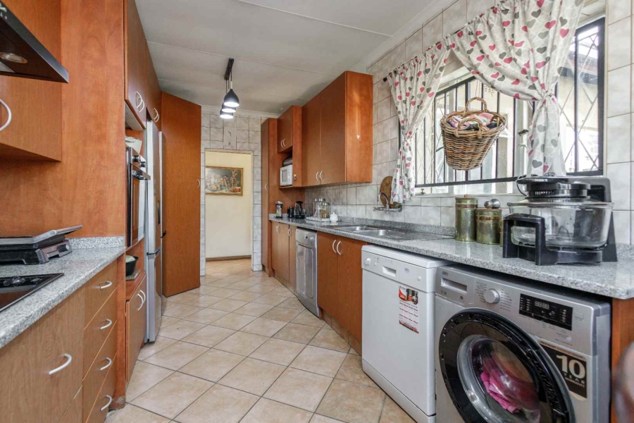 3 Bedroom Property for Sale in Brackenhurst Gauteng