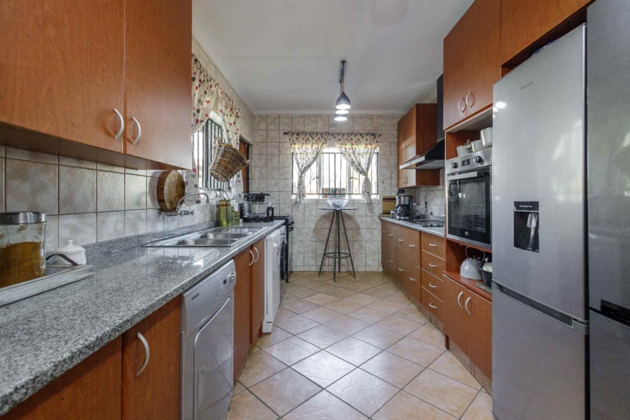 3 Bedroom Property for Sale in Brackenhurst Gauteng