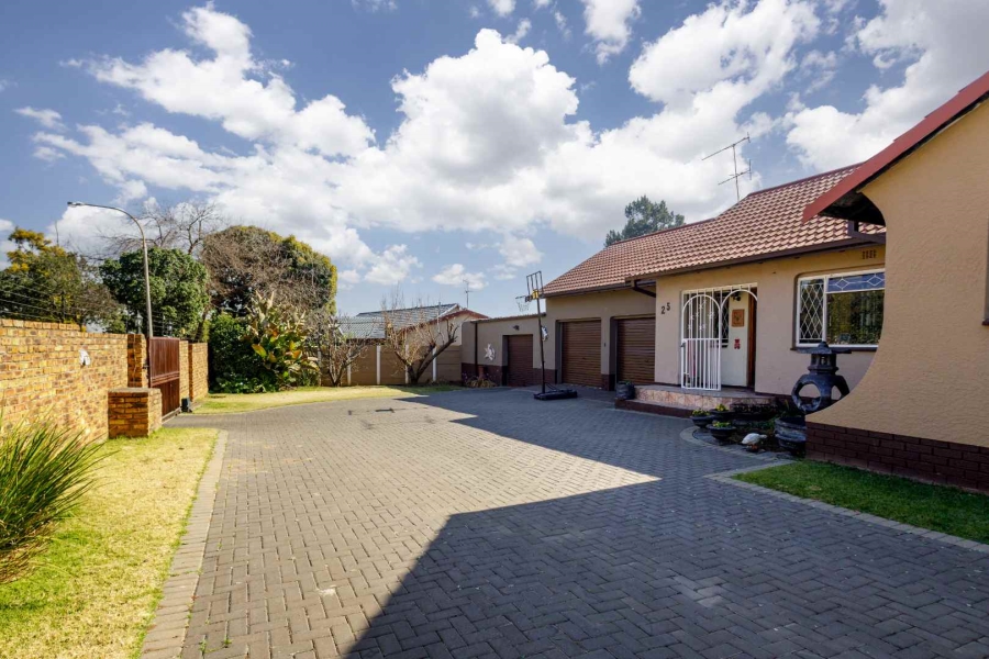 3 Bedroom Property for Sale in Brackenhurst Gauteng