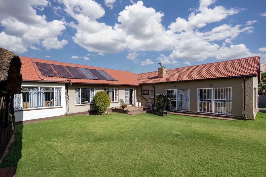 3 Bedroom Property for Sale in Brackenhurst Gauteng