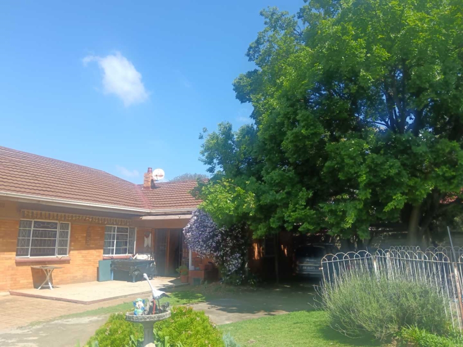 6 Bedroom Property for Sale in Plantation Gauteng