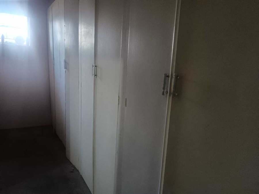 6 Bedroom Property for Sale in Plantation Gauteng