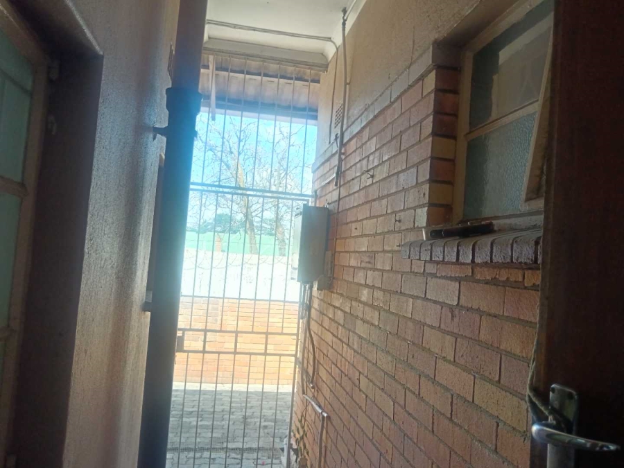 6 Bedroom Property for Sale in Plantation Gauteng