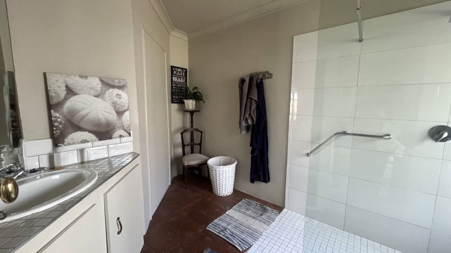 To Let 1 Bedroom Property for Rent in Emmarentia Gauteng