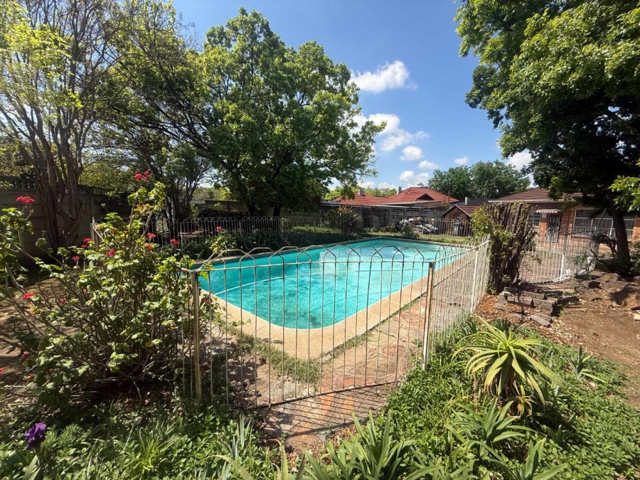 6 Bedroom Property for Sale in Plantation Gauteng