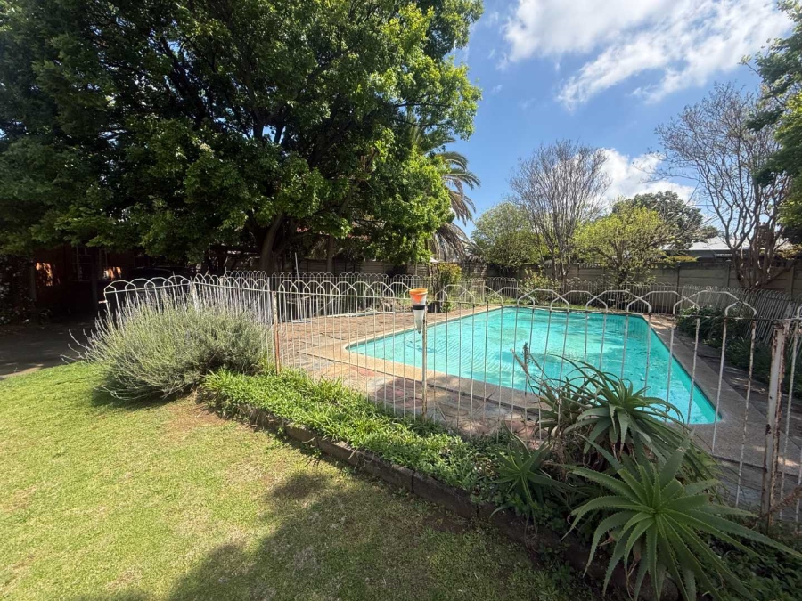 6 Bedroom Property for Sale in Plantation Gauteng