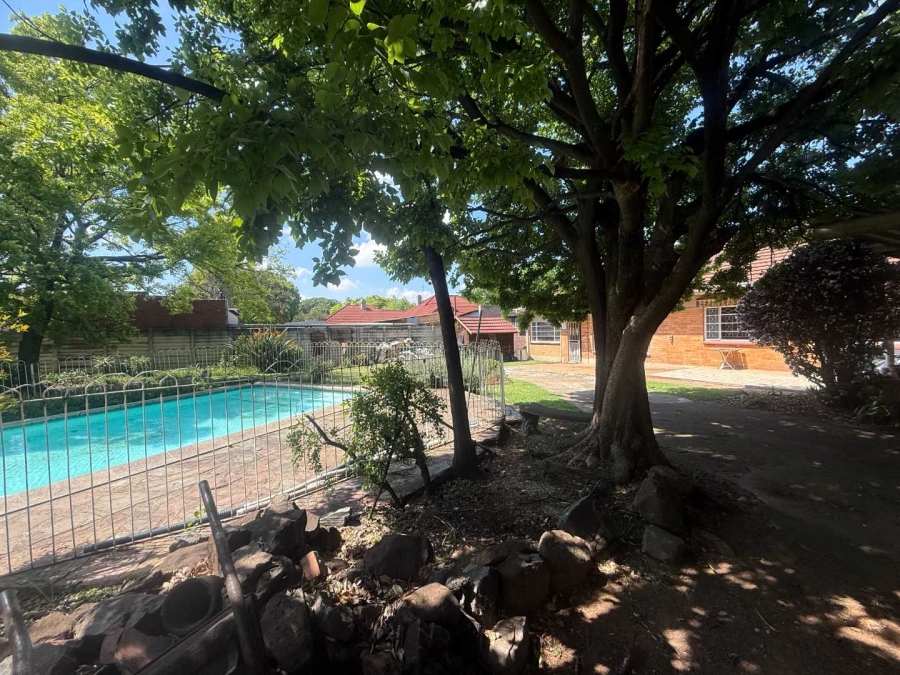 6 Bedroom Property for Sale in Plantation Gauteng