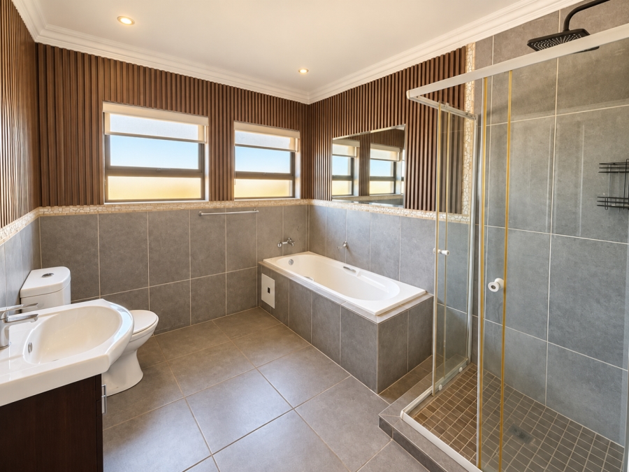 4 Bedroom Property for Sale in Homes Haven Gauteng