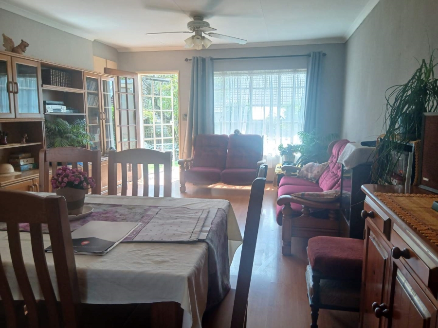 2 Bedroom Property for Sale in Albertsdal Gauteng