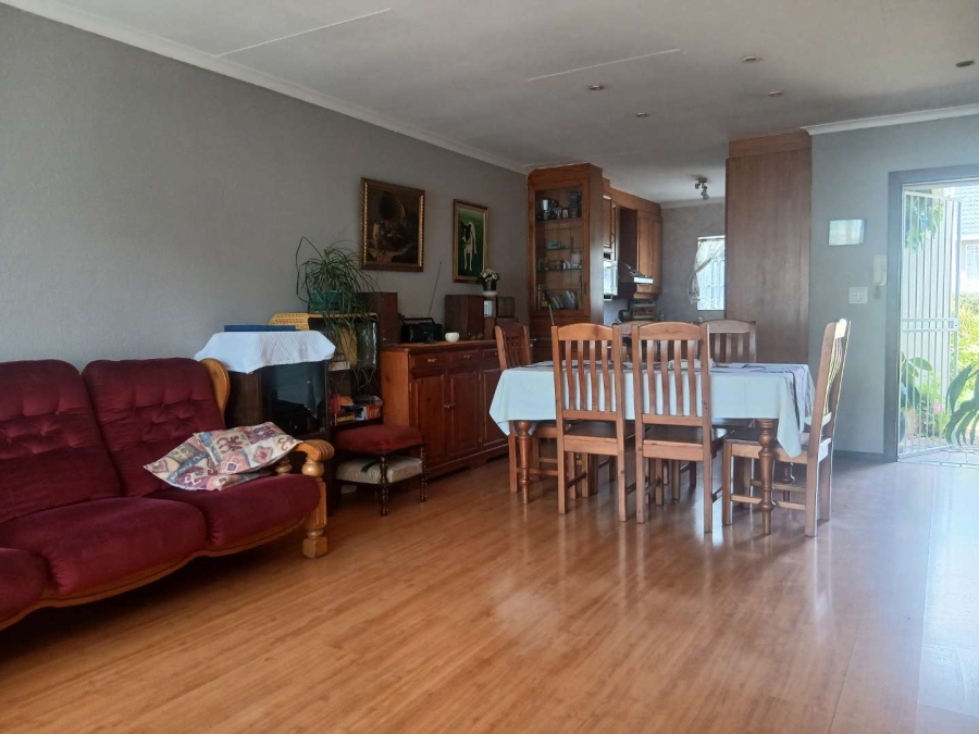 2 Bedroom Property for Sale in Albertsdal Gauteng