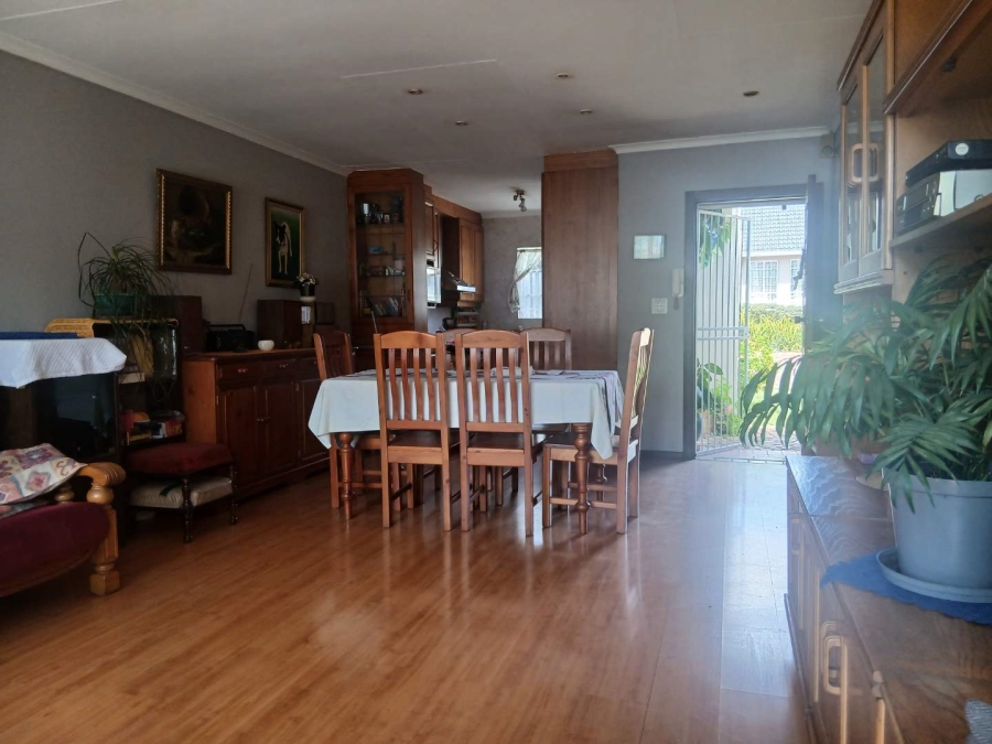 2 Bedroom Property for Sale in Albertsdal Gauteng