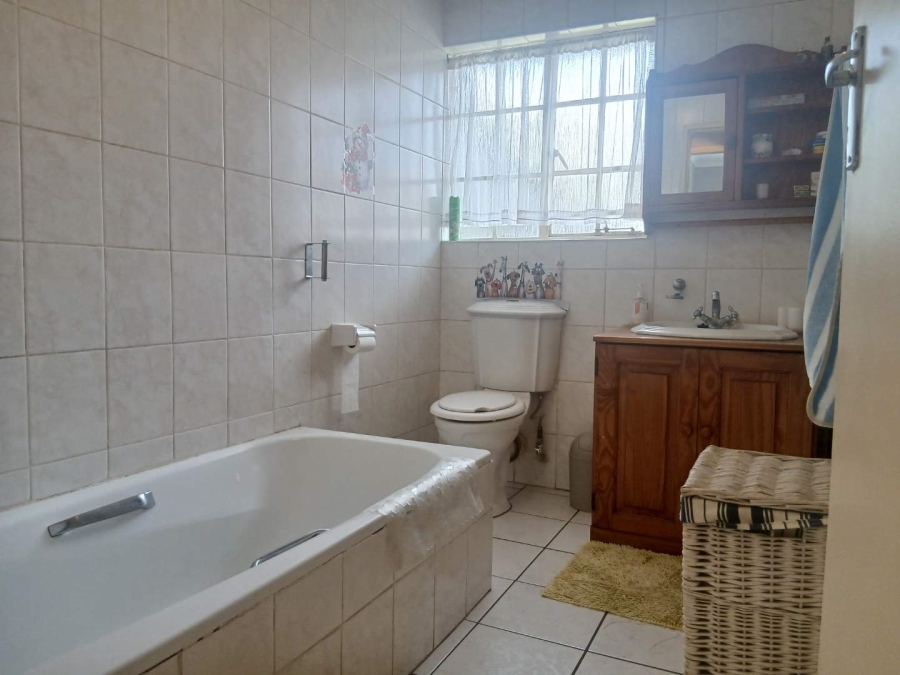 2 Bedroom Property for Sale in Albertsdal Gauteng