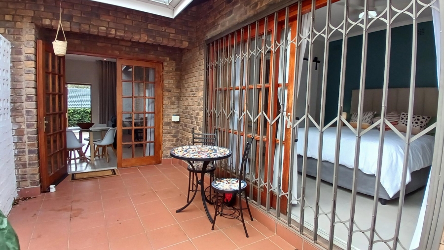 To Let 1 Bedroom Property for Rent in Hurlingham Manor Gauteng