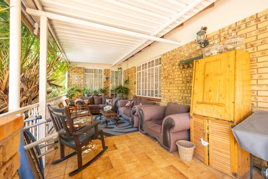 5 Bedroom Property for Sale in Moreleta Park Gauteng