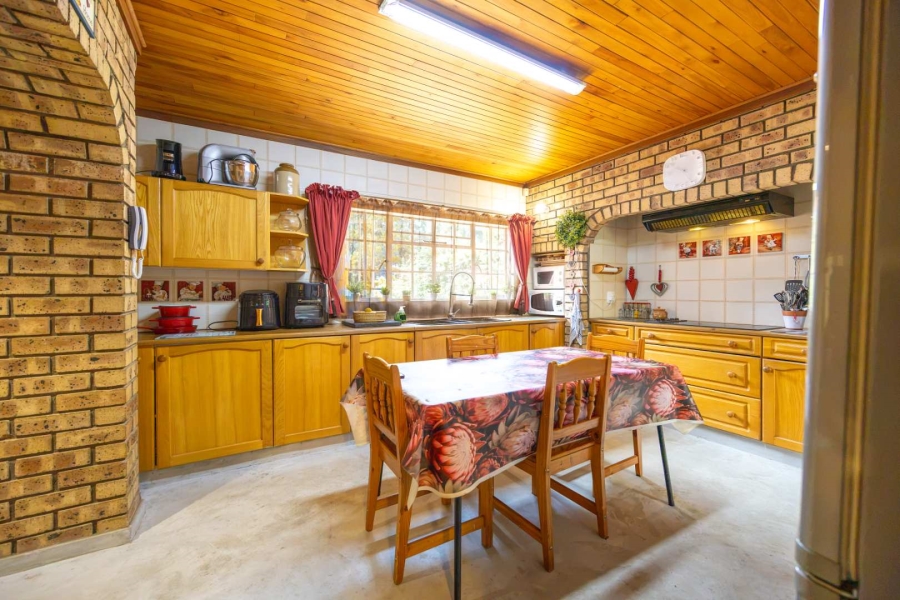 5 Bedroom Property for Sale in Moreleta Park Gauteng