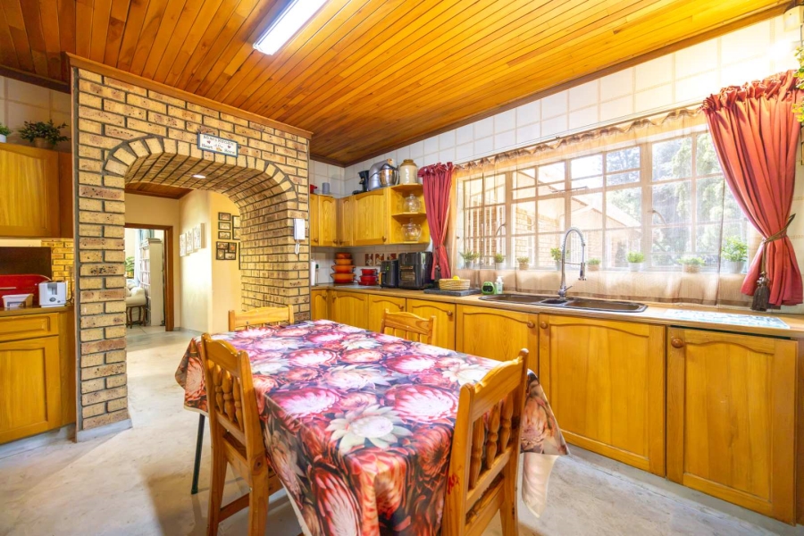5 Bedroom Property for Sale in Moreleta Park Gauteng